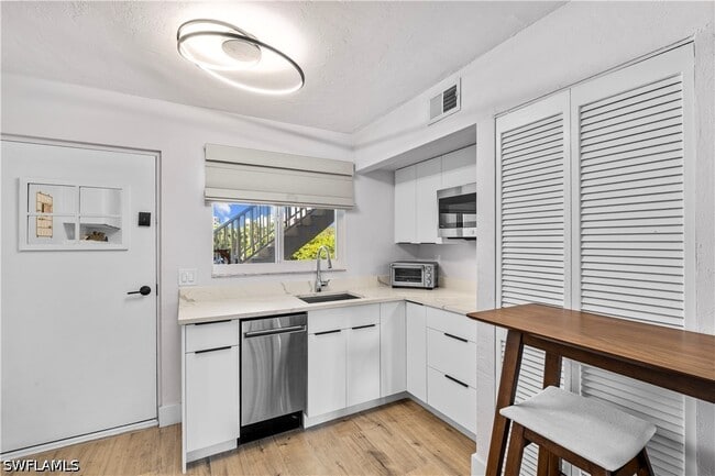 Photo - 377 Vanderbilt Beach Rd Unit 102