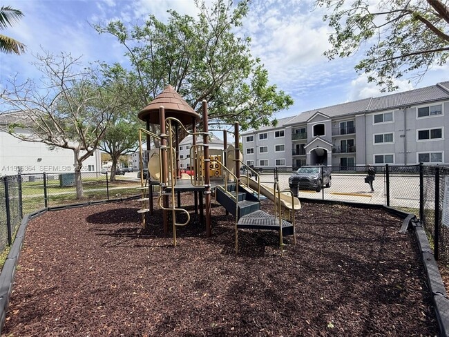 Building Photo - 15440 SW 284th St Unit 5201