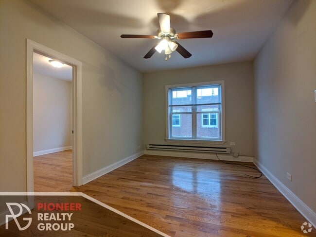 Building Photo - 953 W Cornelia Ave Rental