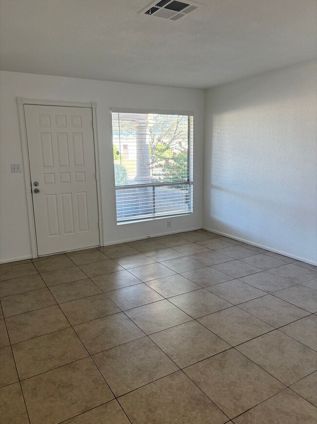 Photo - **CHARMING 2 BEDROOM/2 BATHROOM PATIO HOME IN CHANDLER (CHANDLER BLVD & COOPER)**