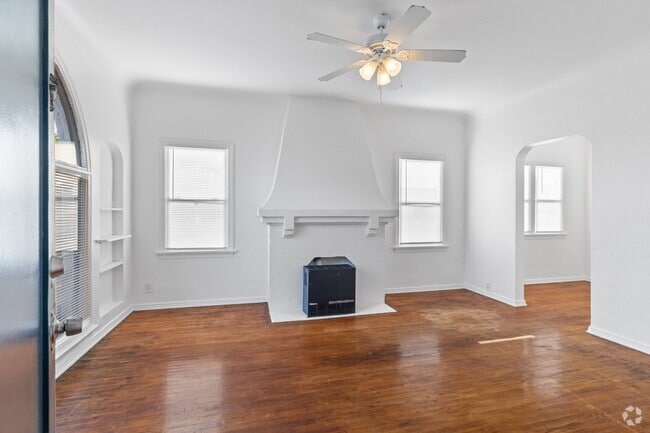 Building Photo - 1115 E Broadway Rental