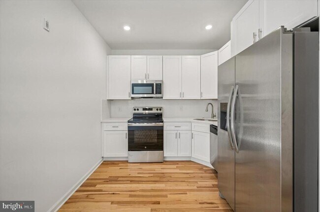 Photo - 1645 N Marshall St