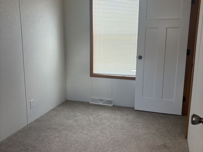 Photo - 486 Baja Ln S