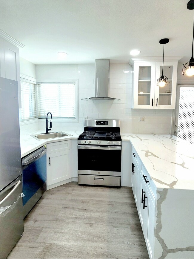 Building Photo - 4804 Del Amo Blvd