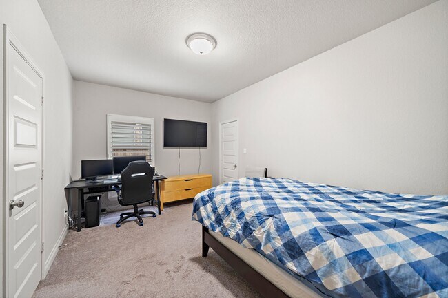 Photo - 15502 Rainbow Trout Dr