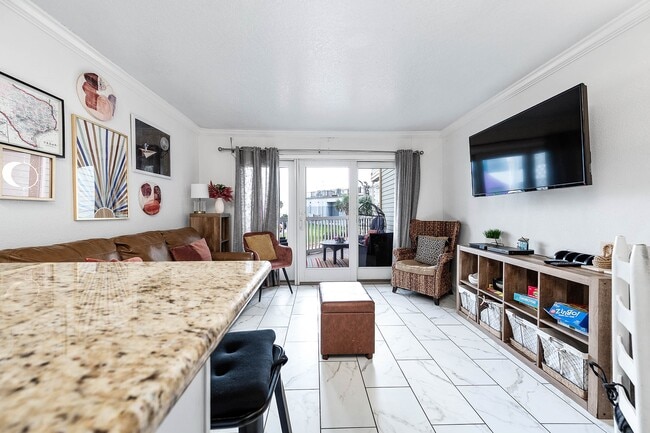 Building Photo - 6300 Seawall Blvd Unit 3114