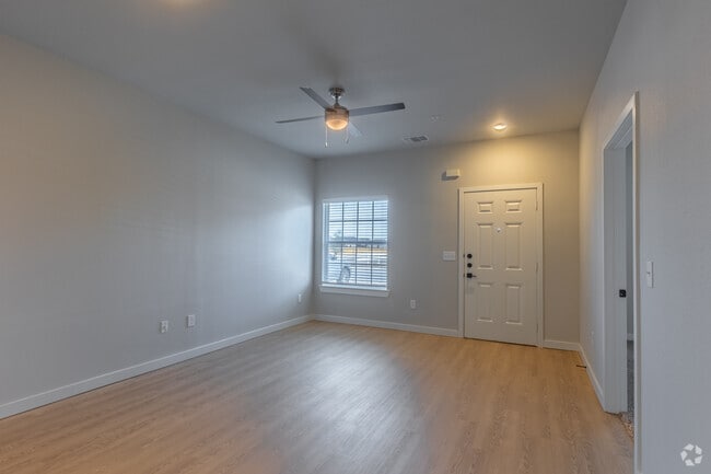 2BR, 2BA - 997SF - Living Room