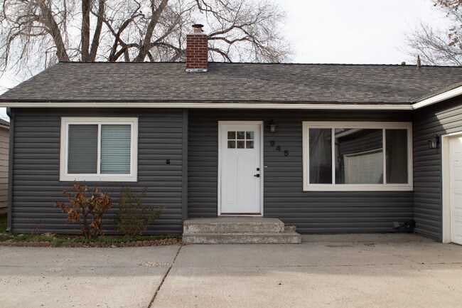 Photo - 945 N 7th E St