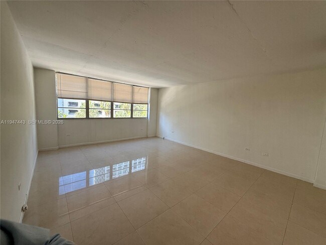 Photo - 825 Brickell Bay Dr Unit 449