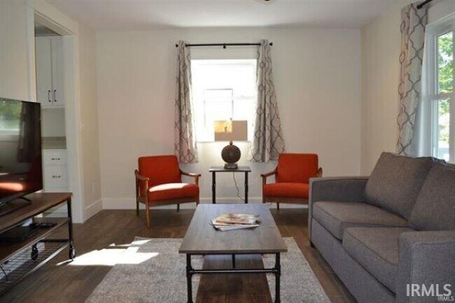 124 N Bryan Ave
