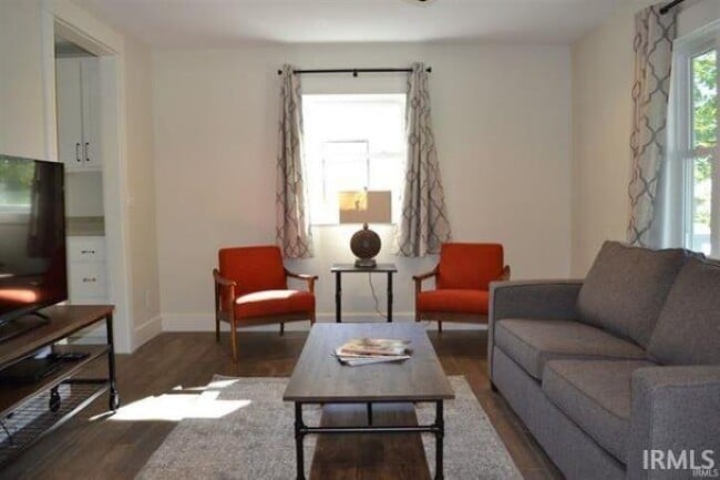 Photo - 124 N Bryan Ave