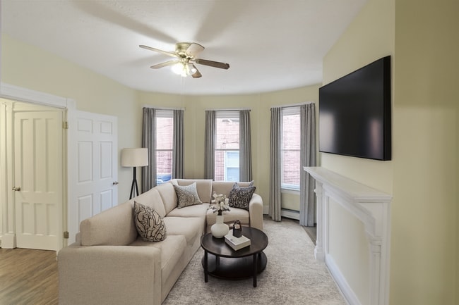 Building Photo - 99 Hungerford St Unit 2