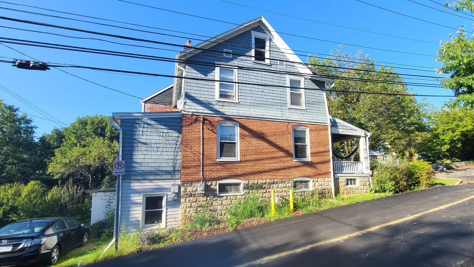 Photo - 3-Bedroom Student housing with 2 Parking S...