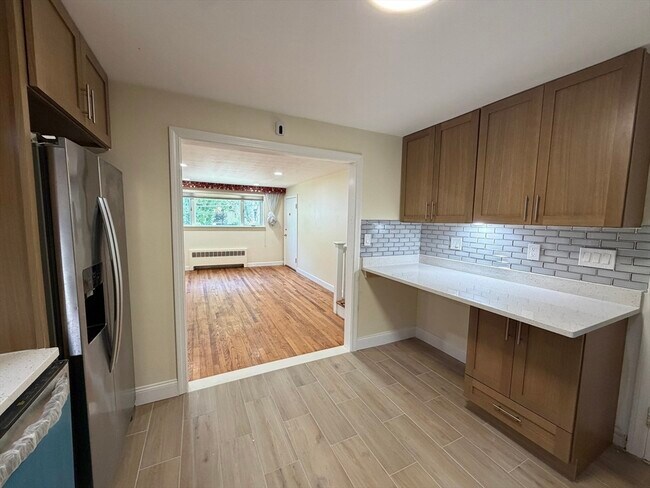 Photo - 487 Lowell Ave