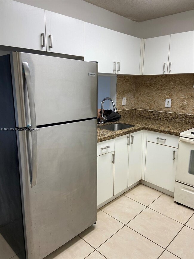 Building Photo - 271 NW 177th St Unit B-214 Rental