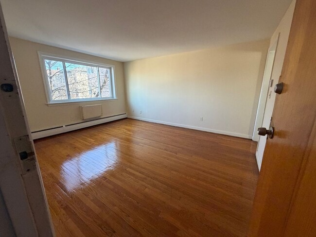 Building Photo - 132-134-134 Adelaide St Unit AD 134 / B-3