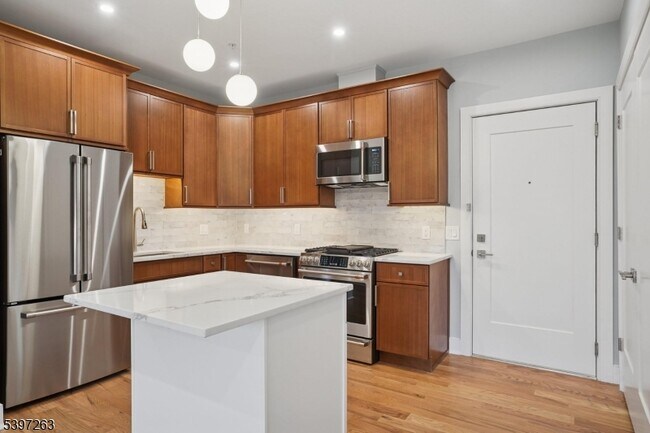 Photo - 106 Montgomery St