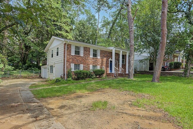 1811 Devra Dr