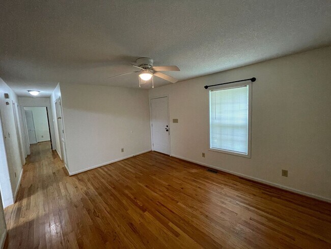 Photo - 3 bedroom 2 bath house available