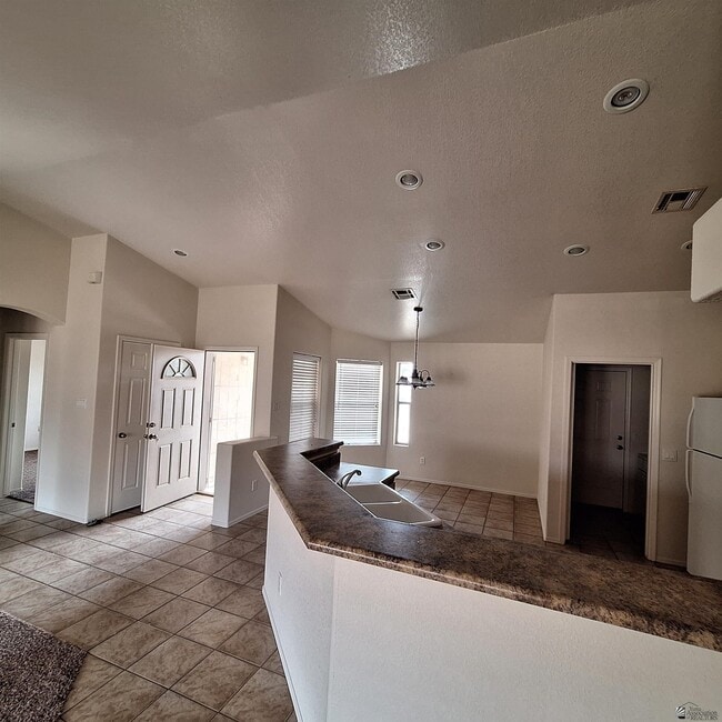 10152 E 38th Pl