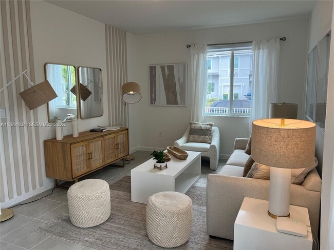 Photo - 655 SE 13th St Cir