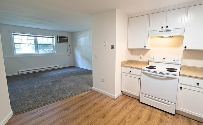 Building Photo - 185 Loudon Rd Unit 8