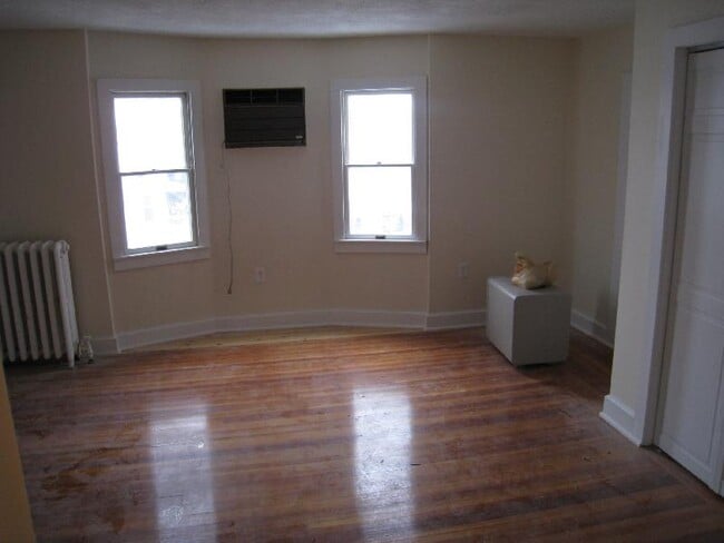 Photo - 10 Evergreen Ave Unit 3