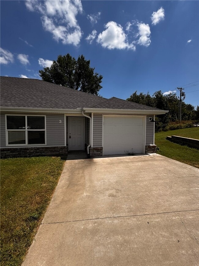 Building Photo - 321 Westbrook Ct Unit 3