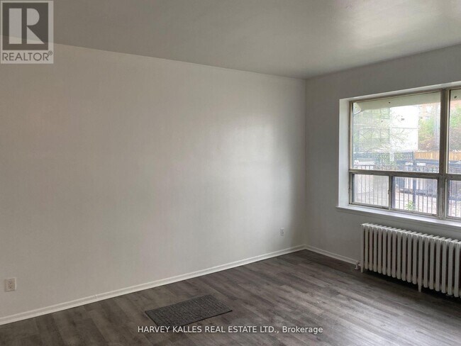 Photo - 1582 Bathurst St Unit 104