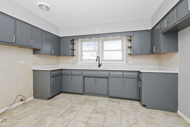 Photo - 4444 W 59th St