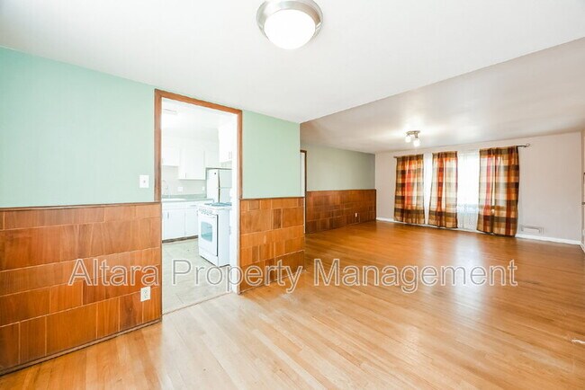 Photo - 2123 Robin Dr