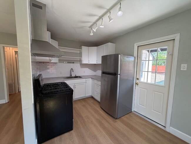 Photo - Charming 2 Bed / 1 Bath – Newly Remodeled with Bonus Space!