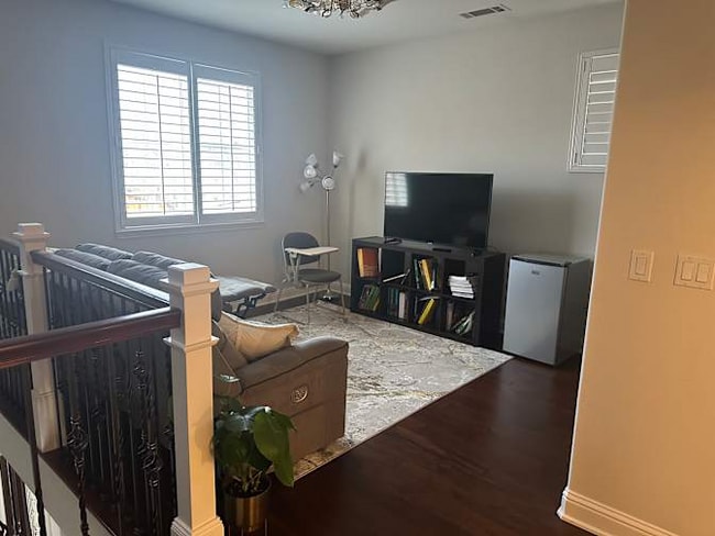 Photo - 1132 Chancery Way