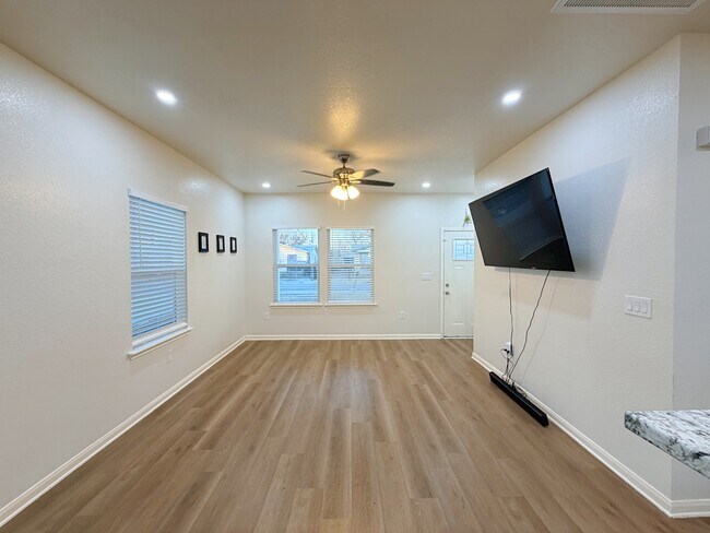 Photo - 638 Marbauch Ave