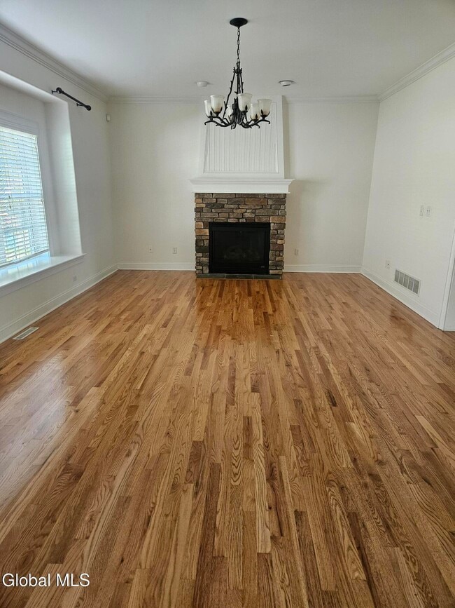 4 Outlook Ave