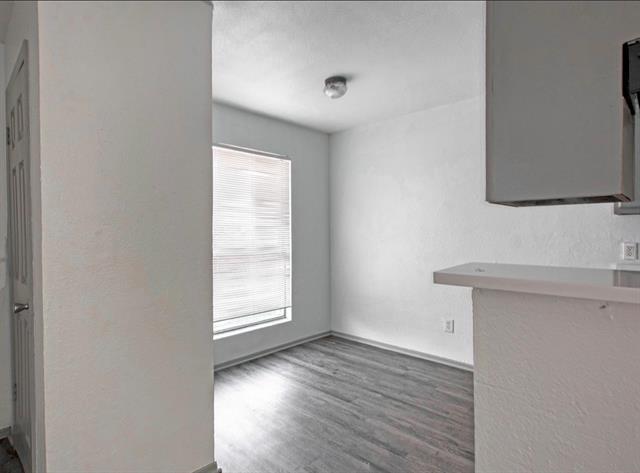 Photo - 916 Isbell Rd