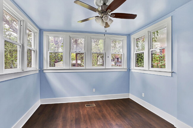 Photo - 4 bedroom 3 bath Springfield home