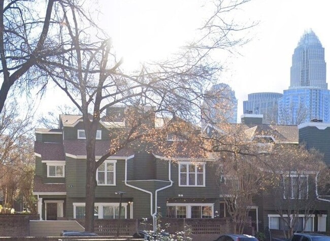 Building Photo - Spacious 2 bedroom Condo Uptown Charlotte  .( 500.00 off if you Move in by April 1, 2026) Unit #94