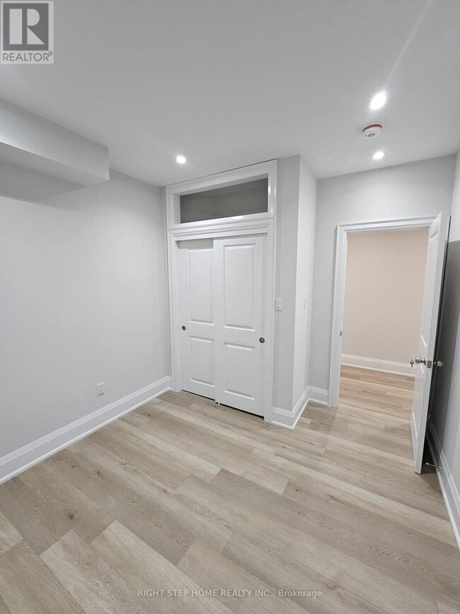 Photo - 41 Sugarbush Square