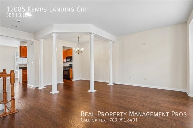 12005 Kemps Landing Cir