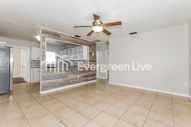 Photo - 139 Harrison St