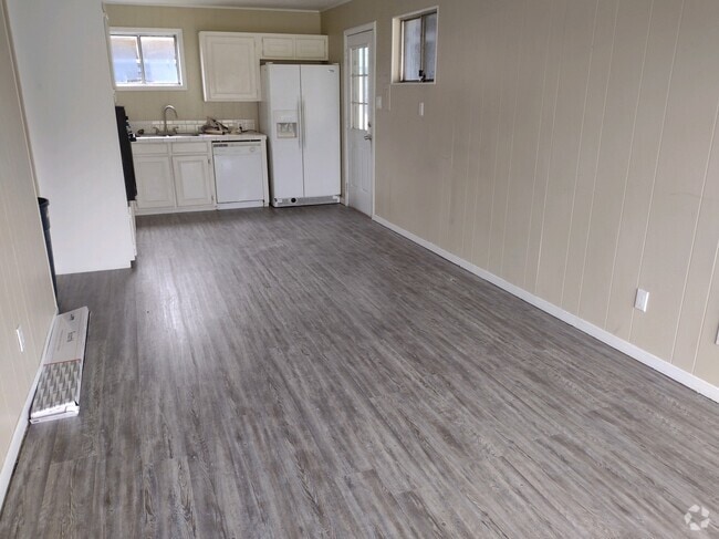Building Photo - 2122 7th St Rental