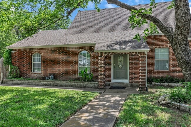 Photo - 401 Magnolia St