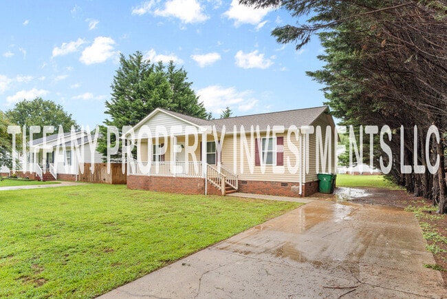 Photo - 216 Putnam St