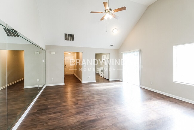 Photo - 4976 Truitt Ln