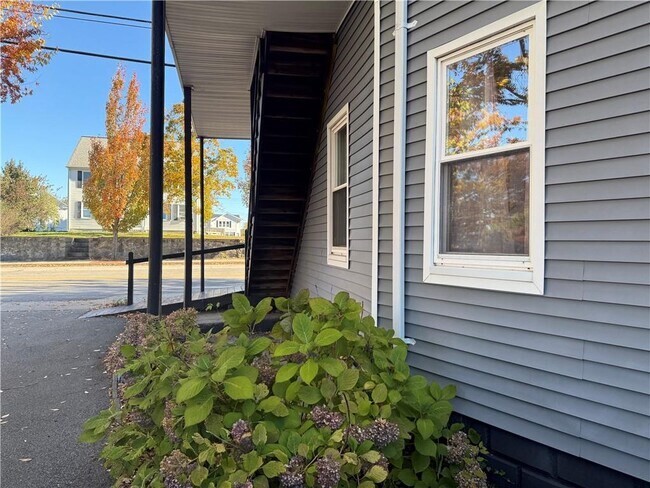 Photo - 692 East Ave