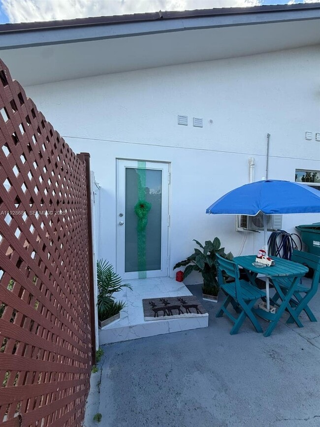 Photo - 2410 SW 143rd Ct Unit 1