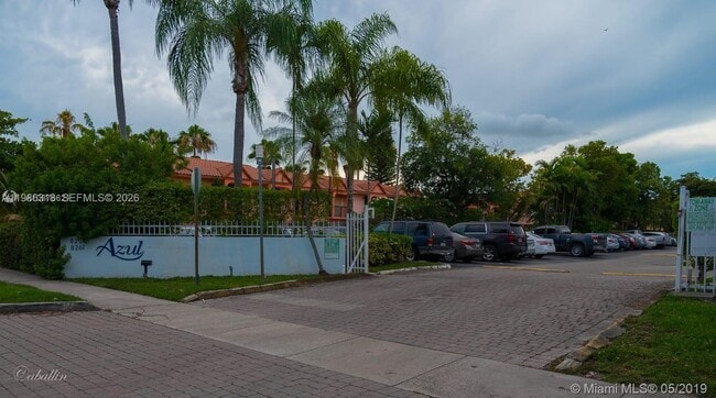 Building Photo - 8261 NW 8th St Unit 131