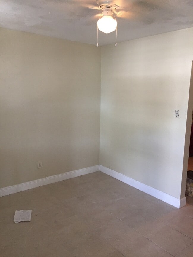 Photo - Large 3-2 with a carport