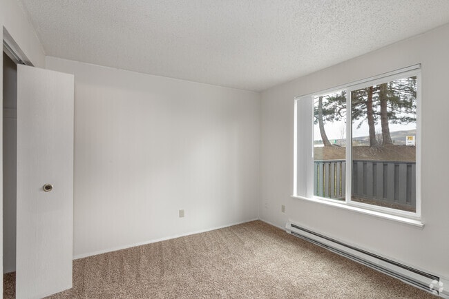2BR, 1BA - 788SF - Maple Ridge